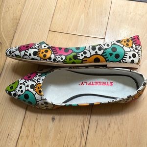 Cute flats- worn once.